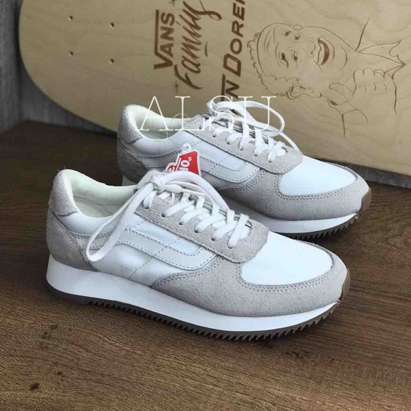 NWT VANS Runner White Suede Canvas Kid’s AUTHENTIC - Picture 4 of 8